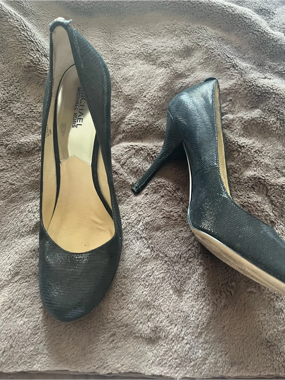 Michael Kors Black Textured Round-Toe Pumps